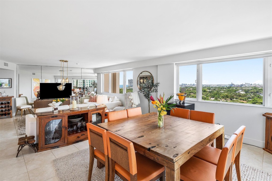 3000 Holiday Dr 1605