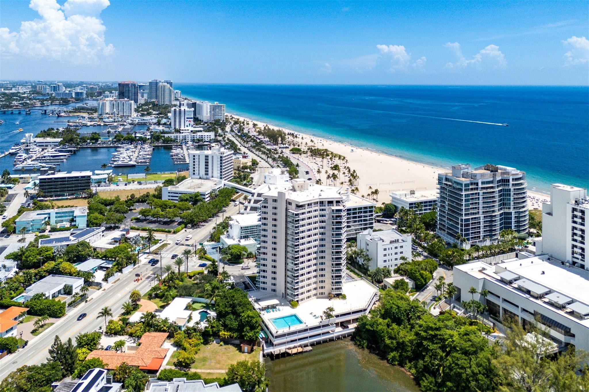 3000 Holiday Dr 1605