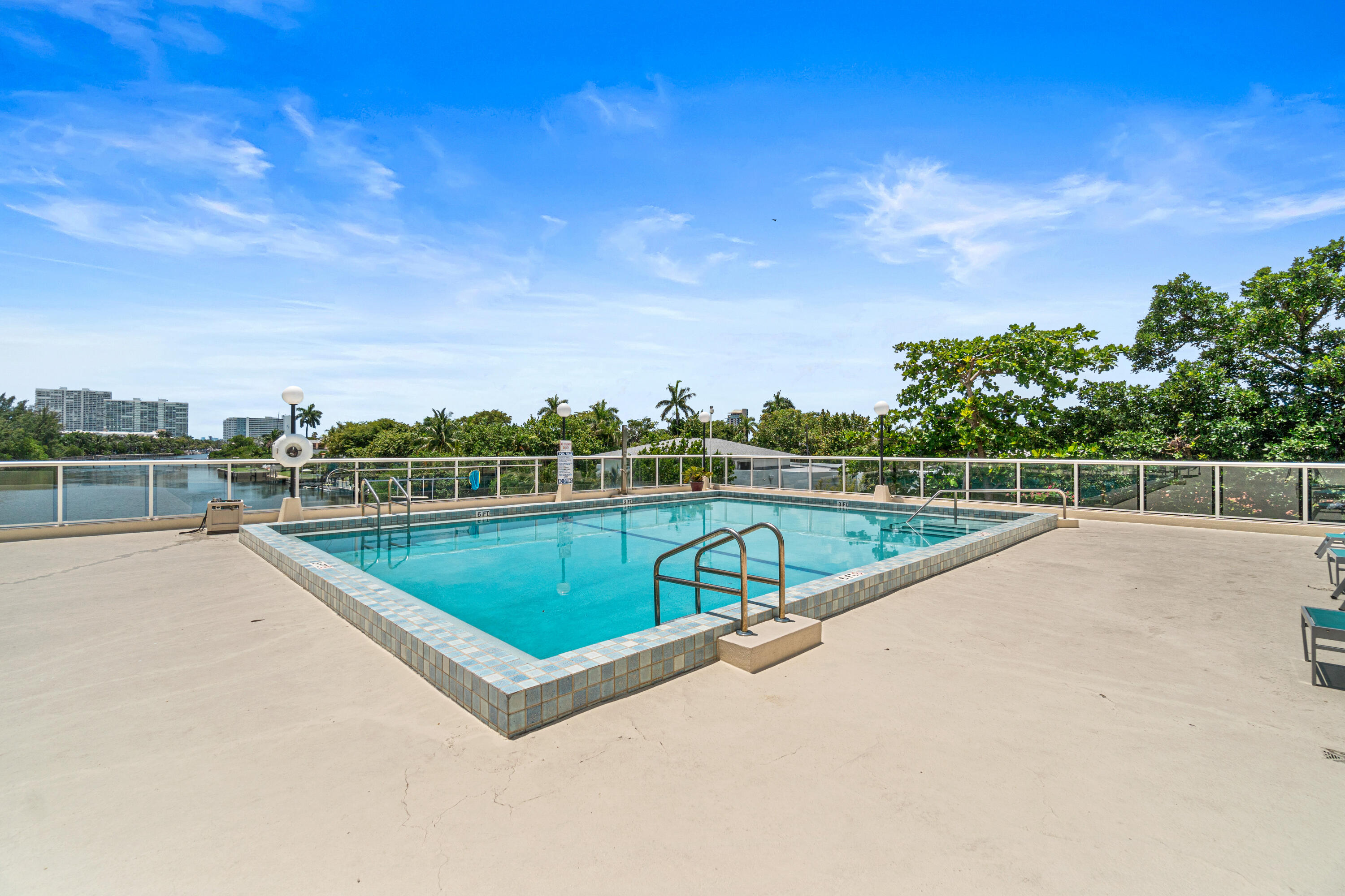 3000 Holiday Dr 1104