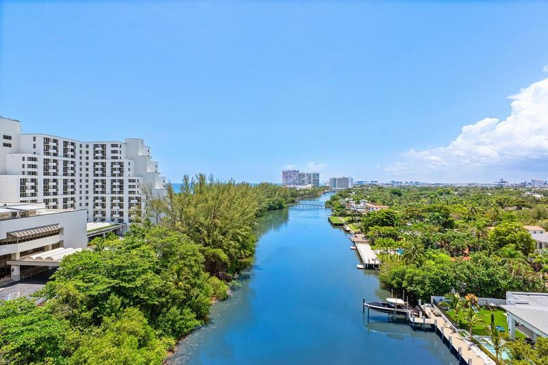 3000 Holiday Dr 1104