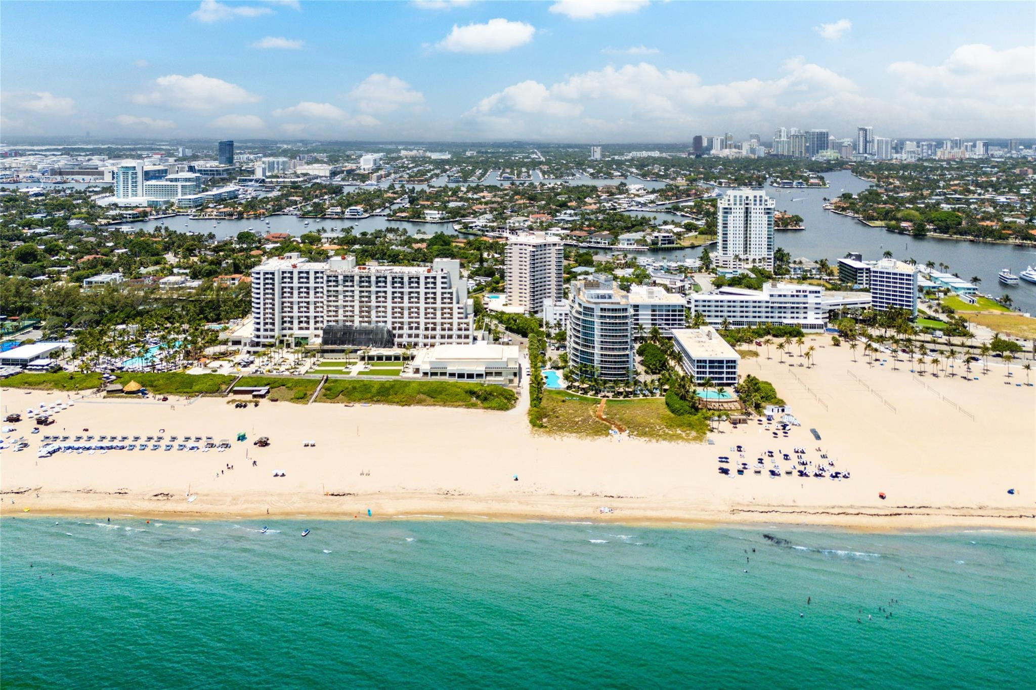 3000 Holiday Drive 1605