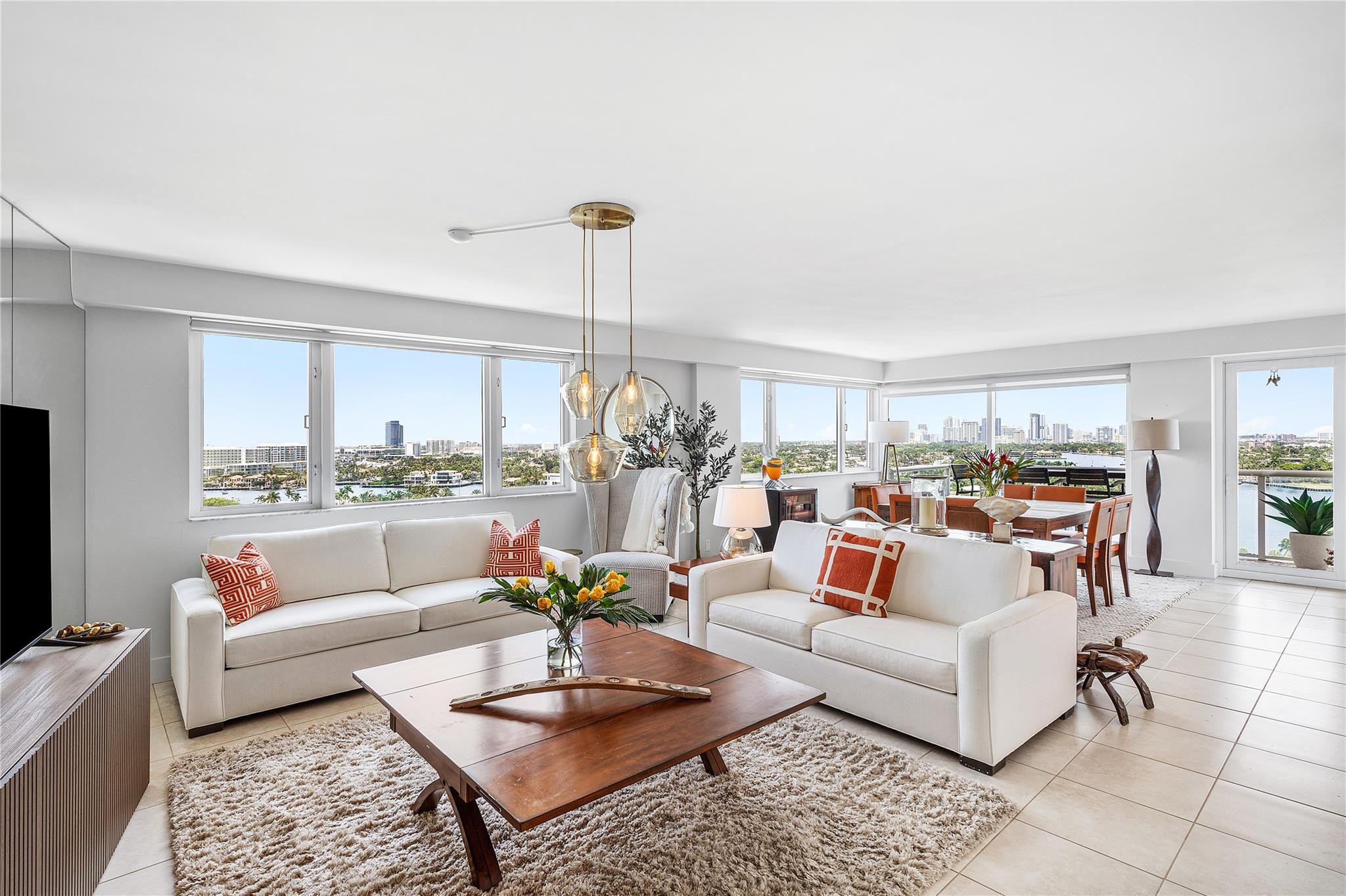 3000 Holiday Drive 1605