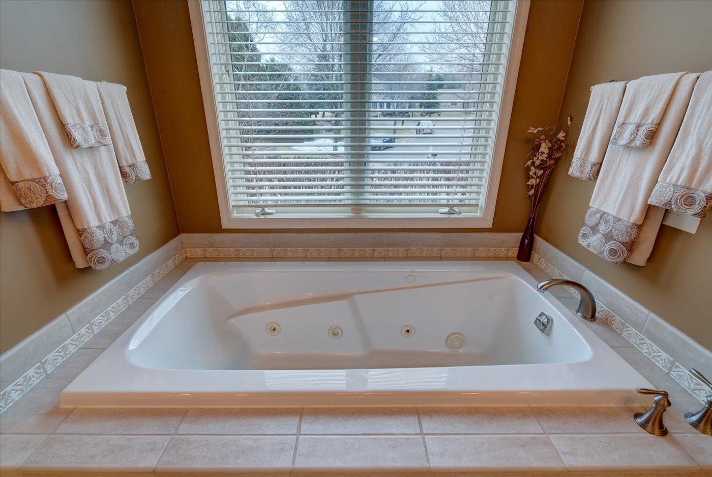 9 Boulder Creek Circle