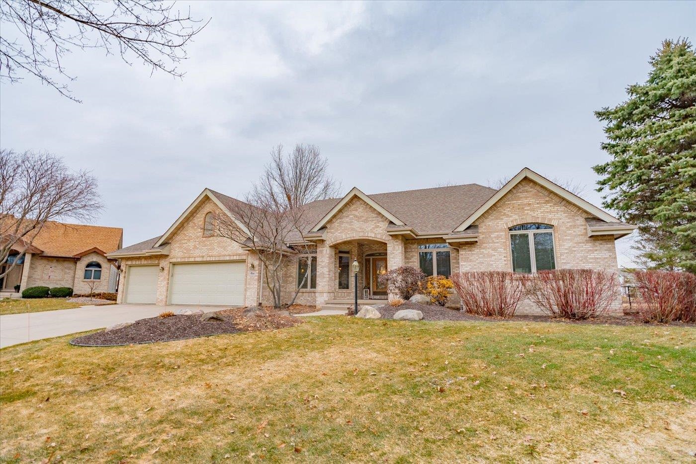 9 Boulder Creek Circle