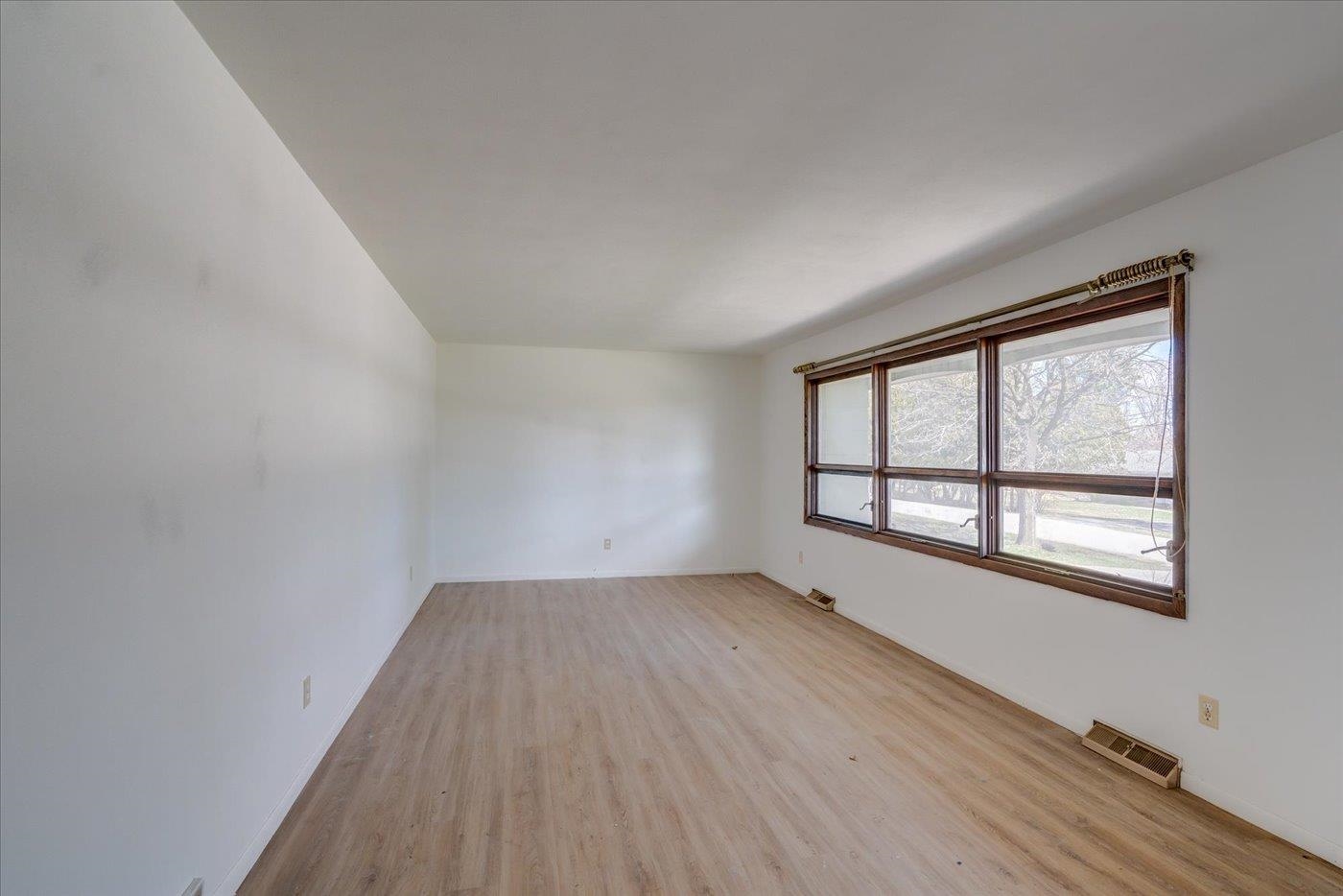 1150 Perry Drive