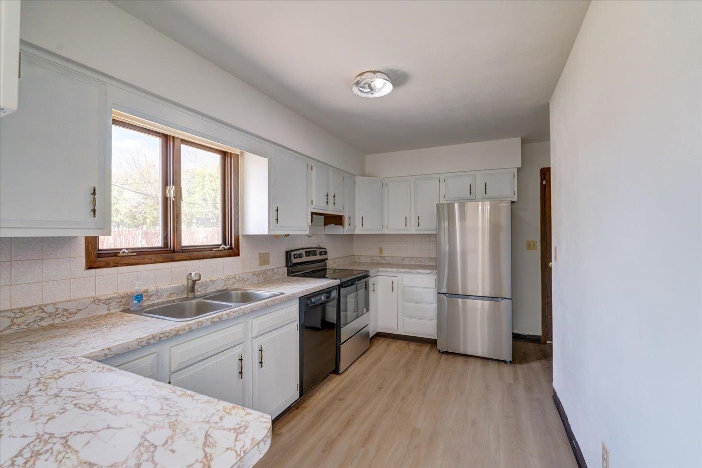 1150 Perry Drive