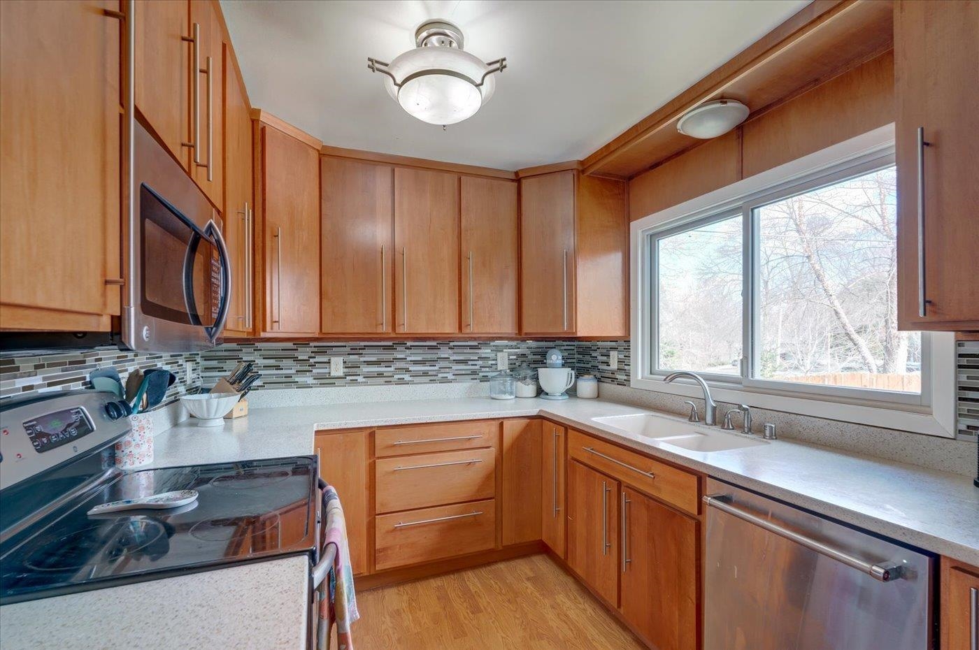 485 Hilltop Drive
