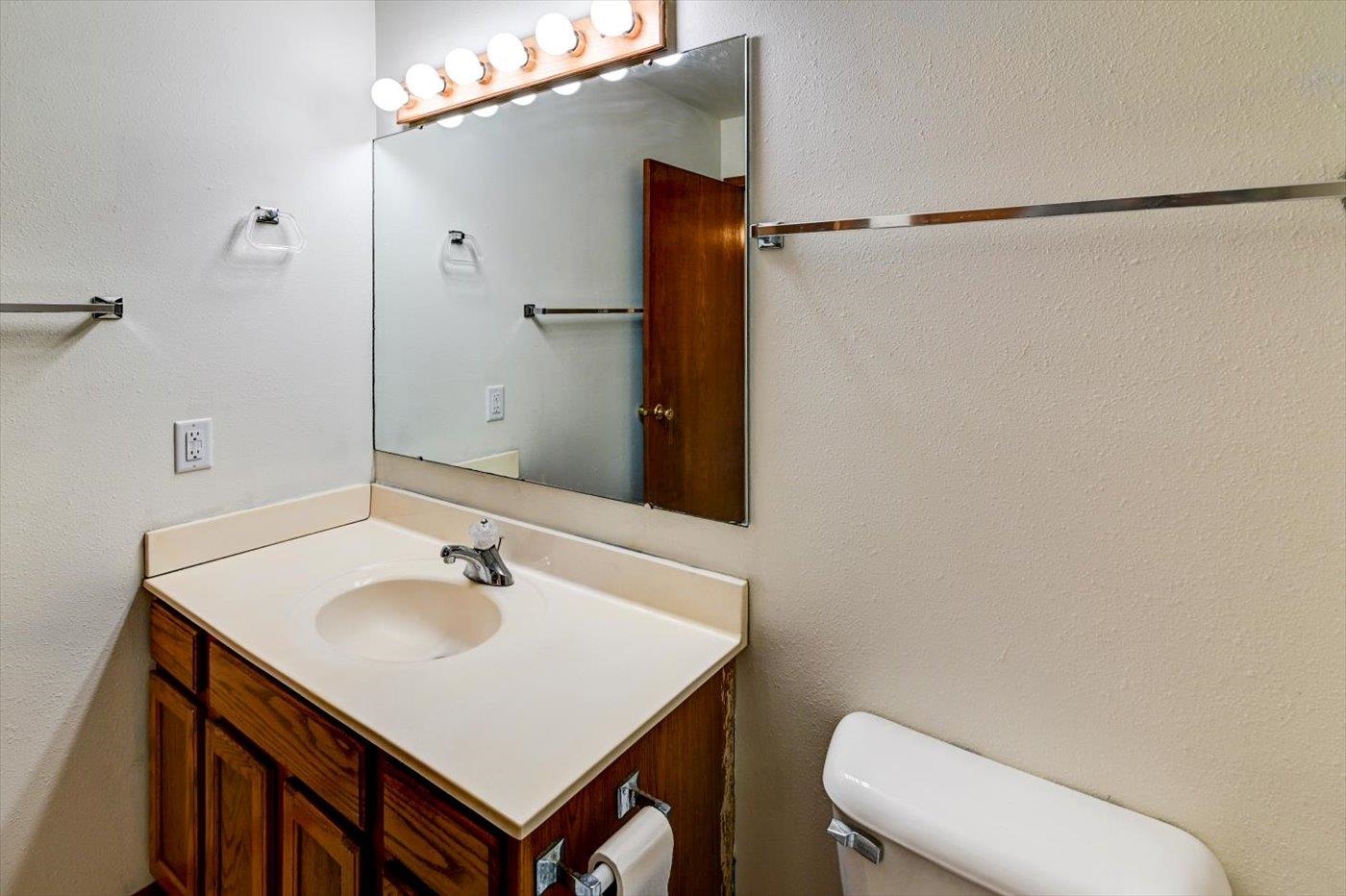 5862 Woodland Drive