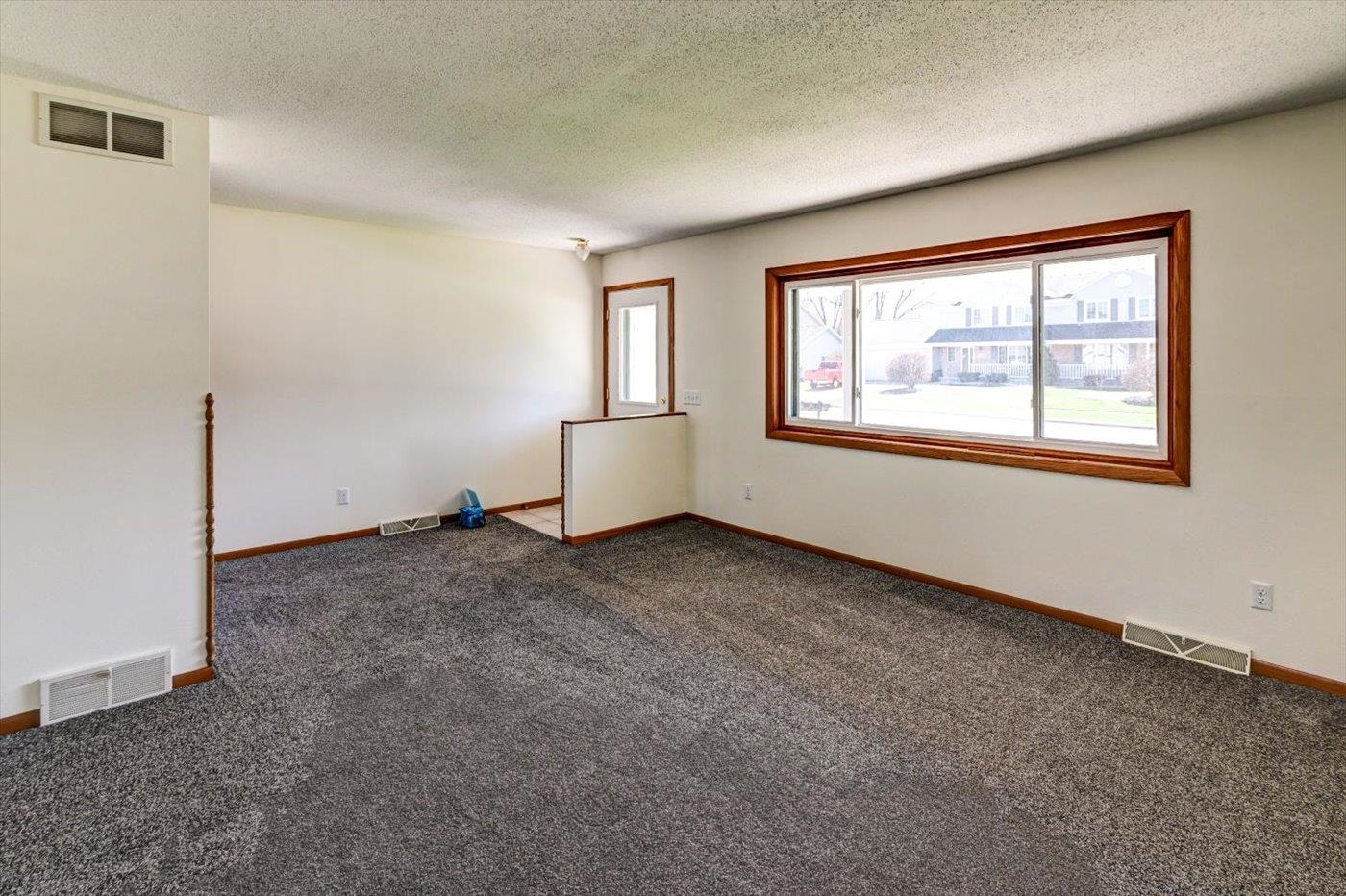 5862 Woodland Drive