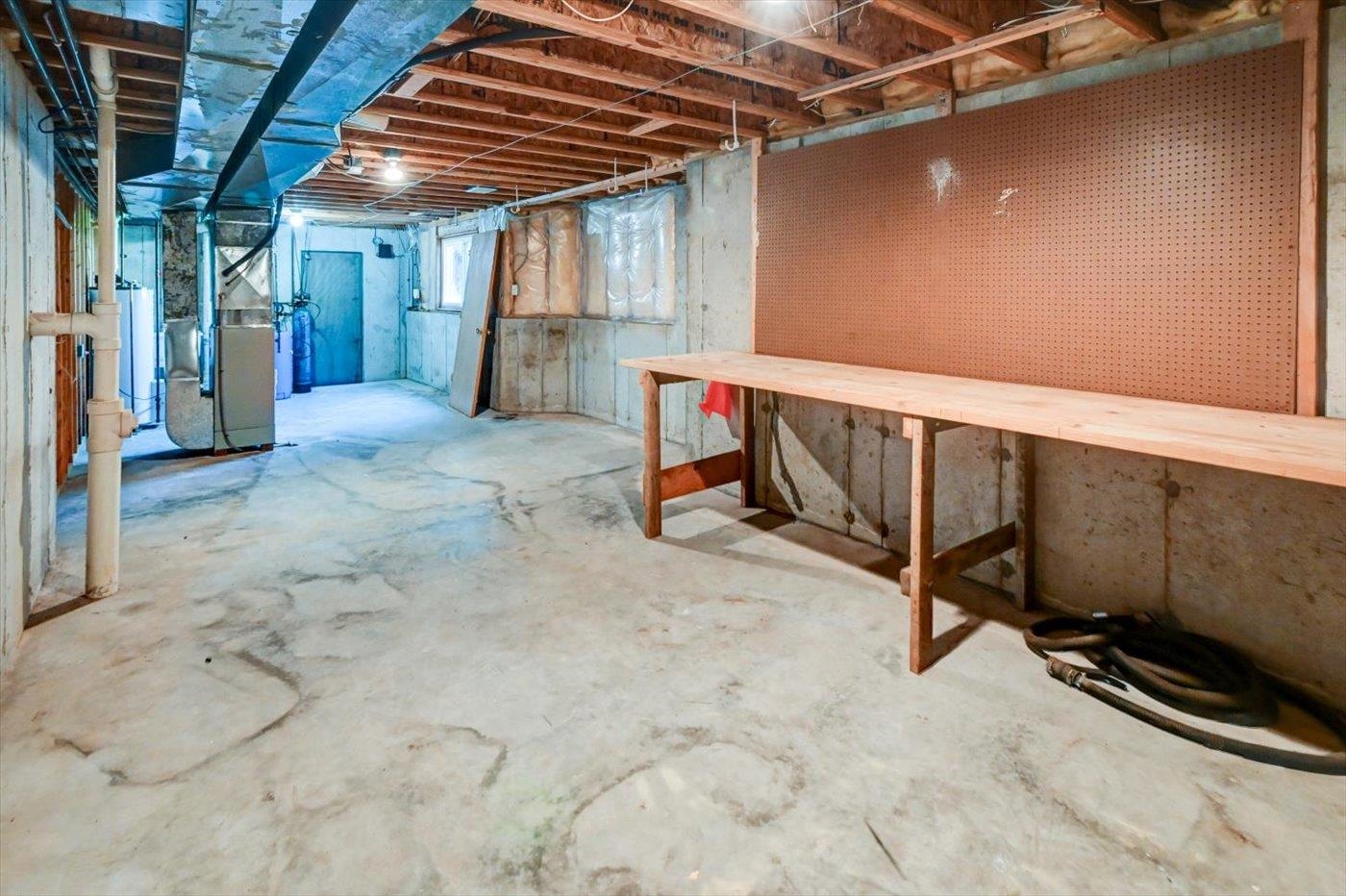 5862 Woodland Drive
