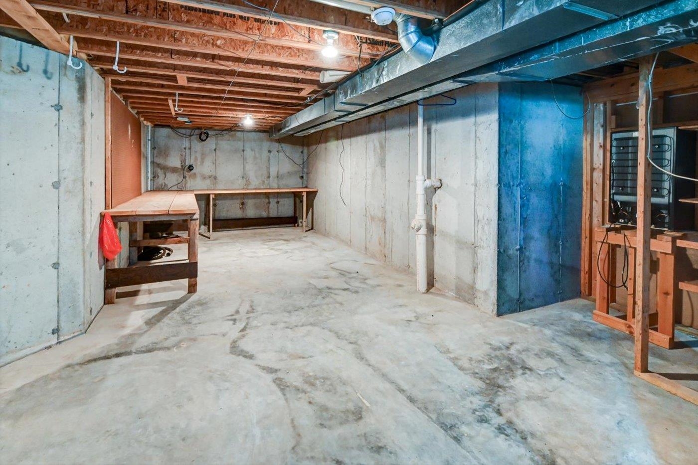 5862 Woodland Drive