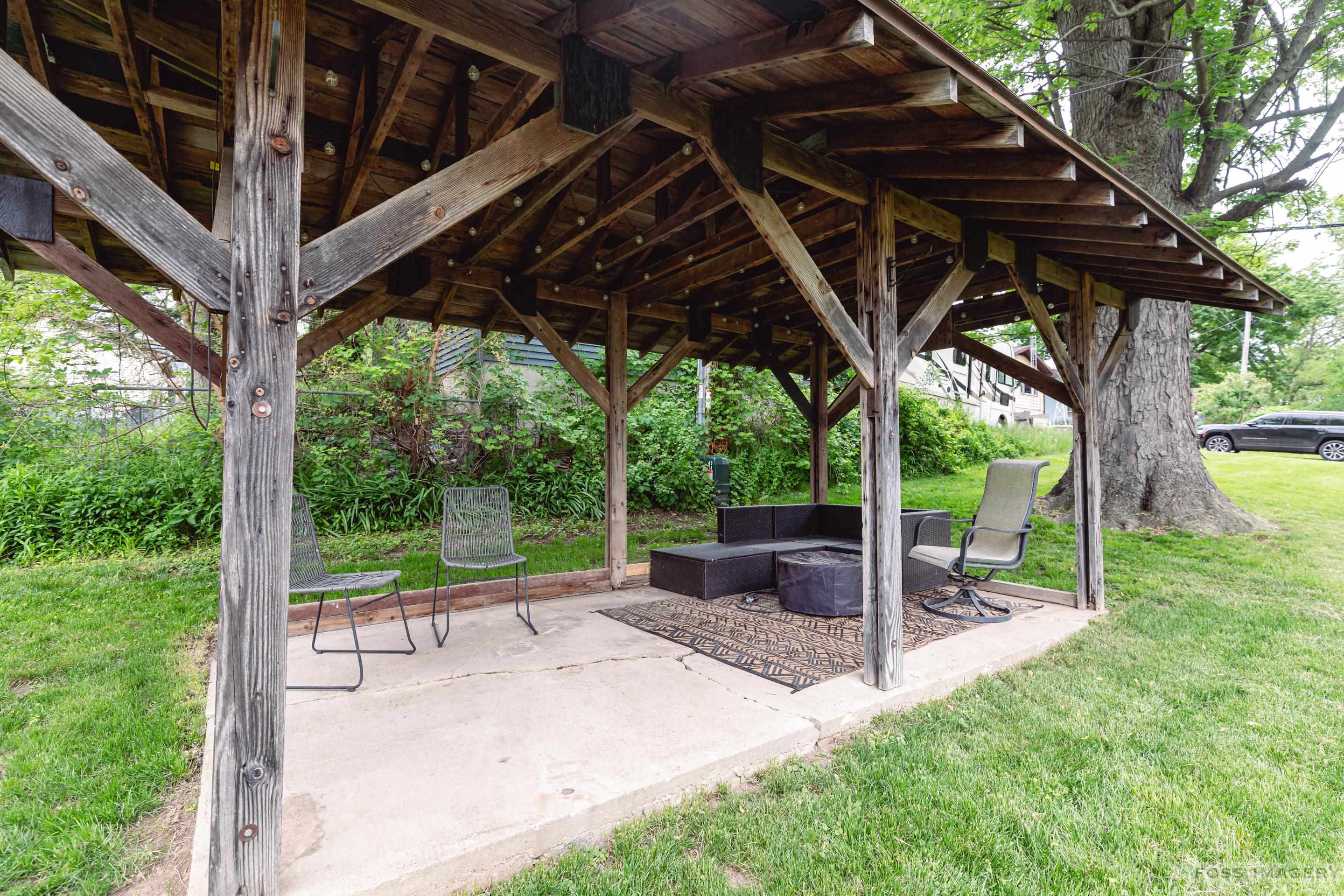 1515 E Road Seven