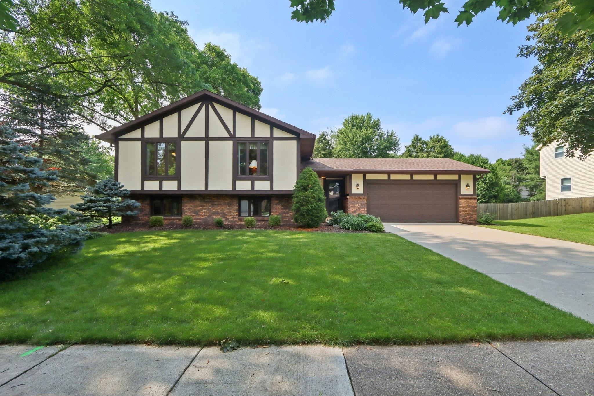 7206 Farmington Way