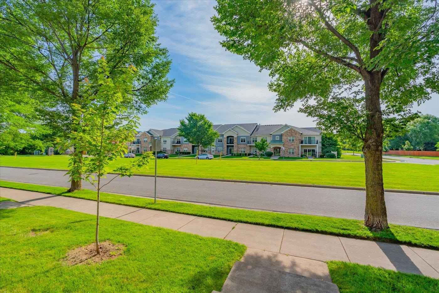 326 E Hill Parkway 3