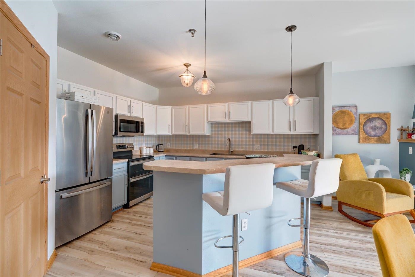 326 E Hill Parkway 3