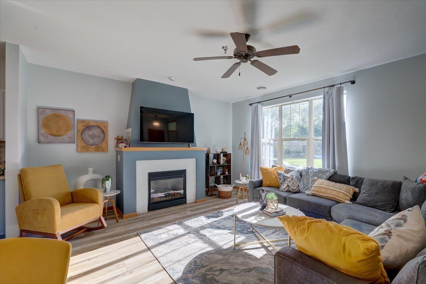 326 E Hill Parkway 3
