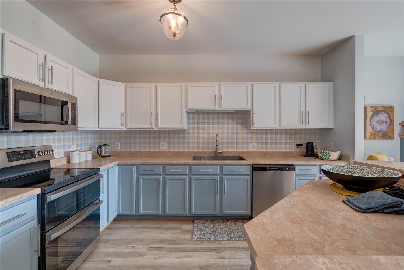 326 E Hill Parkway 3