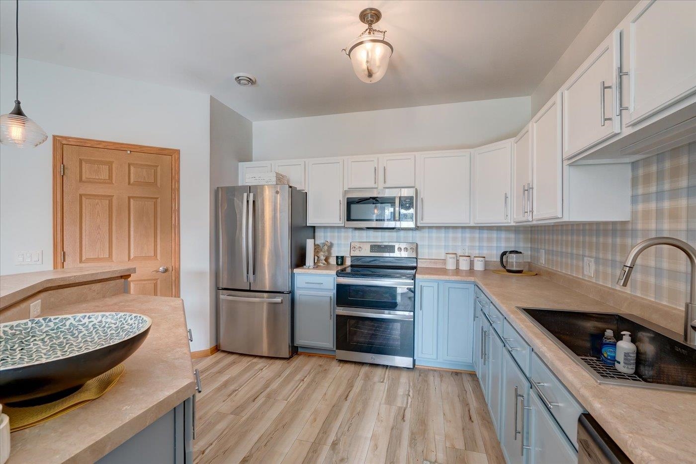 326 E Hill Parkway 3