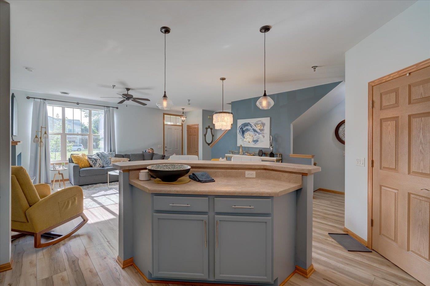 326 E Hill Parkway 3