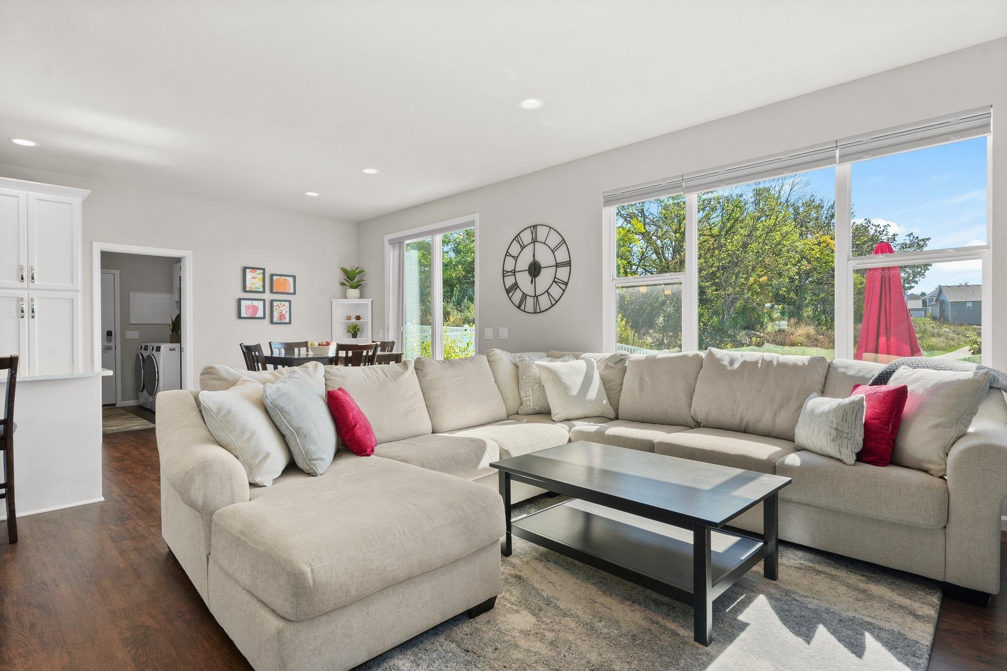 835 E Chapel Royal Drive