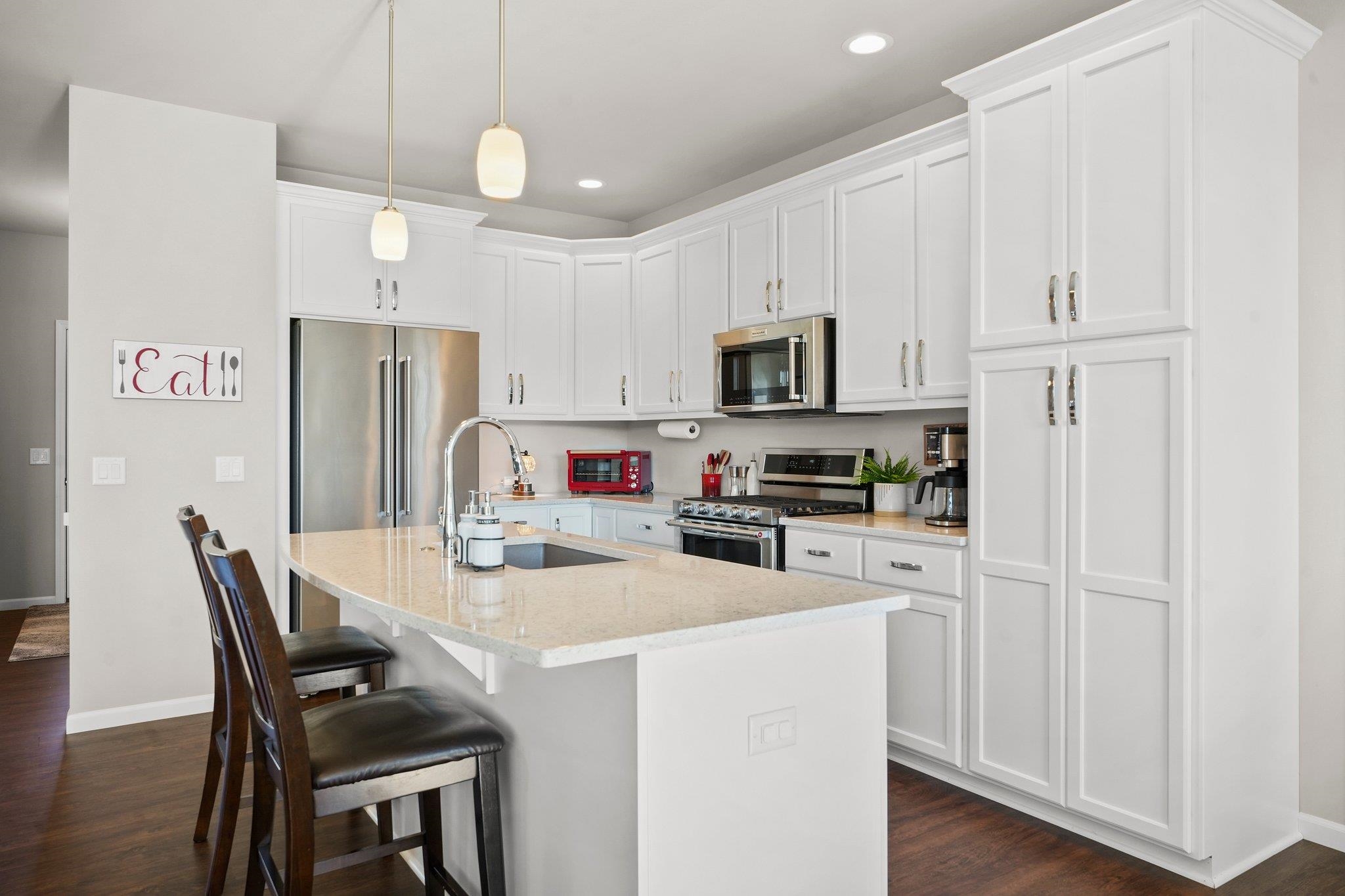 835 E Chapel Royal Drive