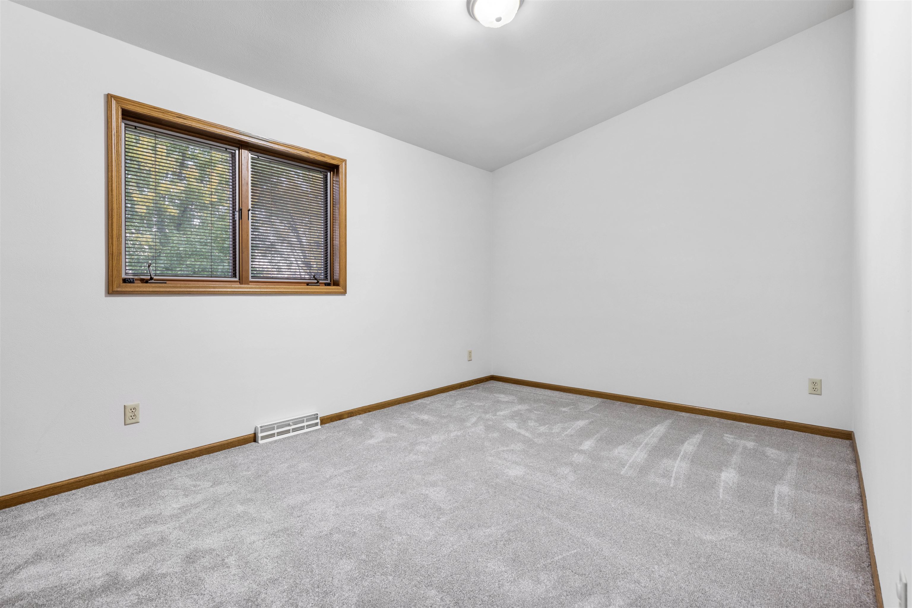 117 DAHLEN Circle
