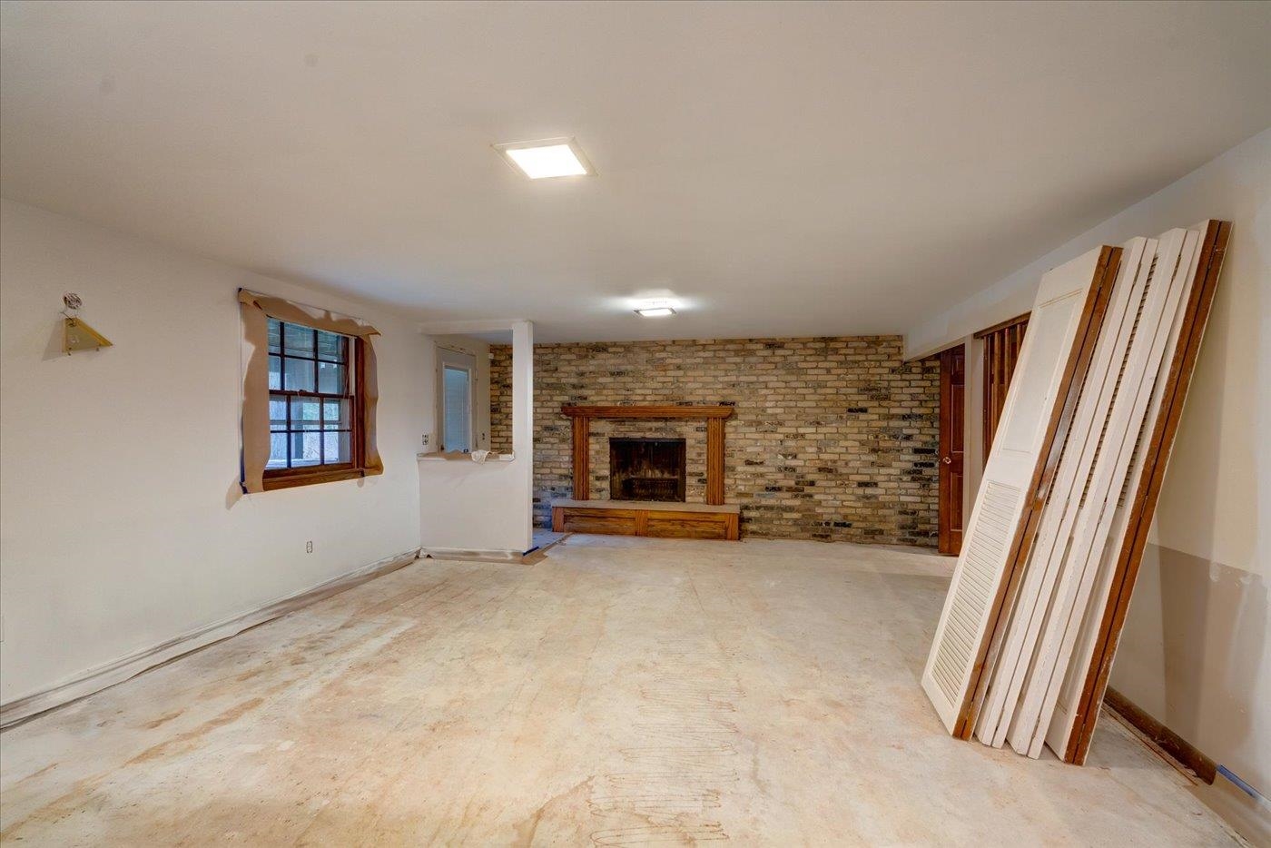 2311 Maywood Circle