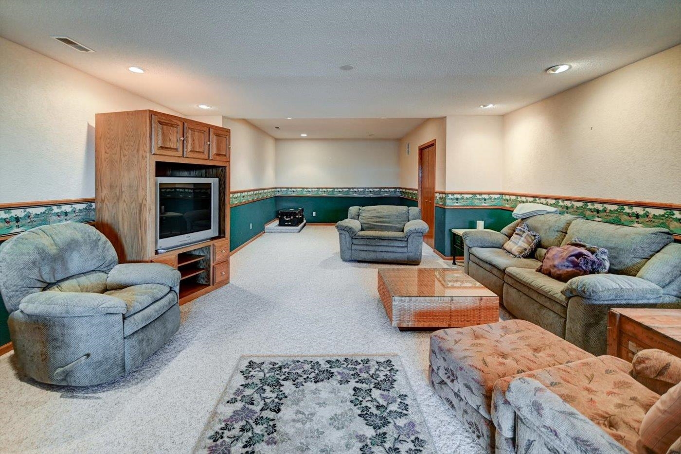 4939 Highwood Circle