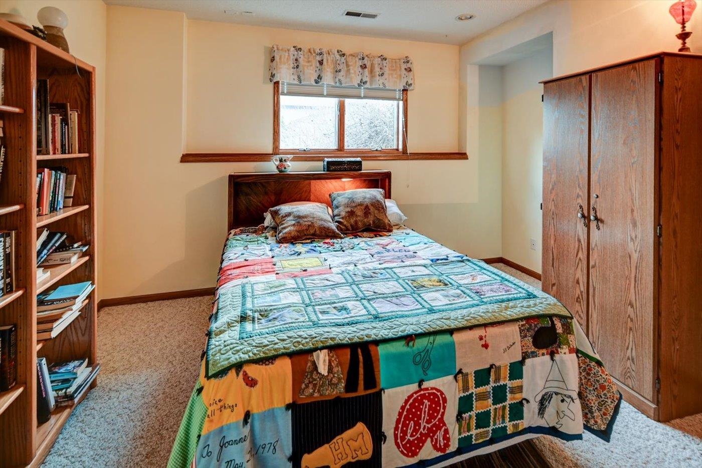 4939 Highwood Circle