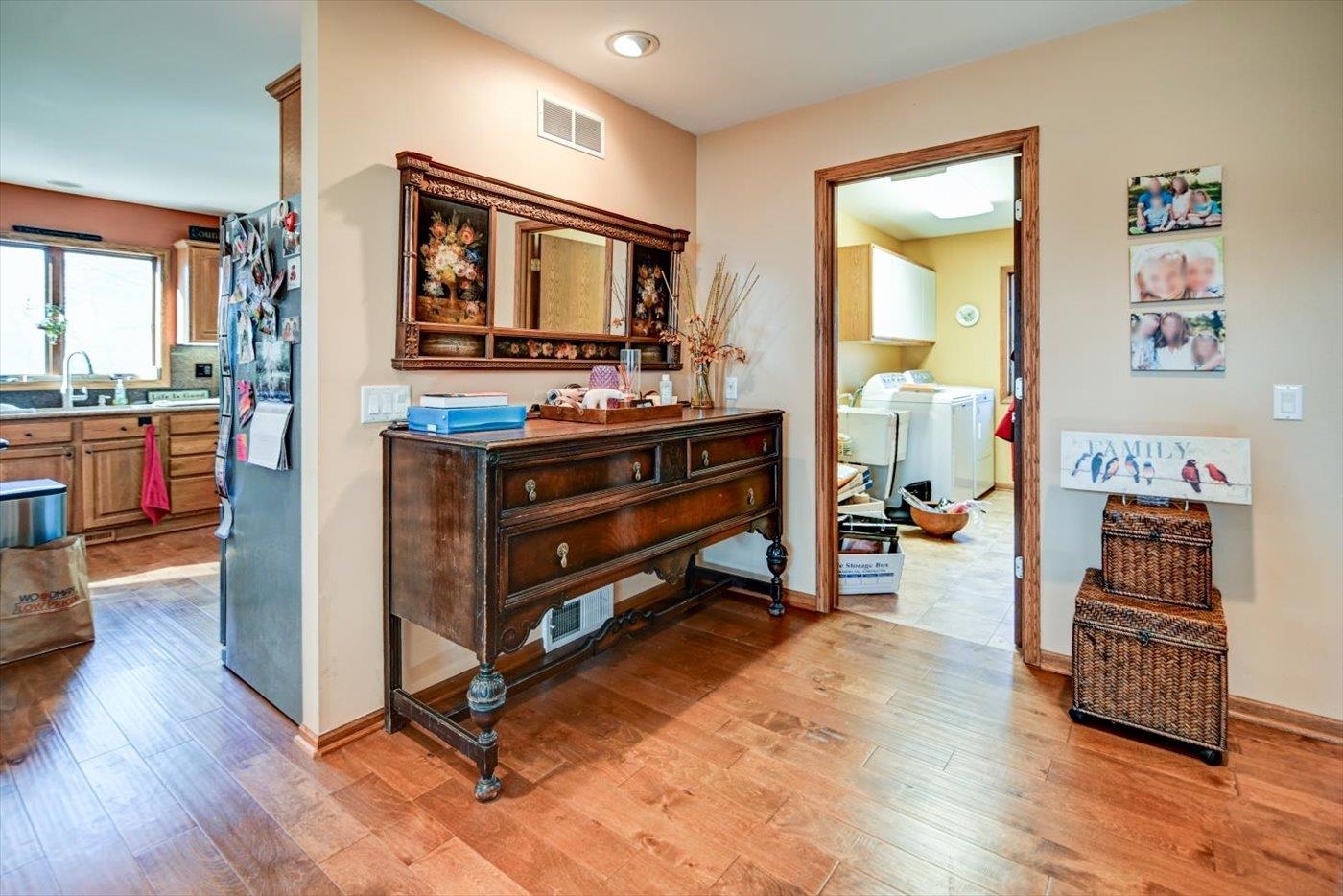 4939 Highwood Circle