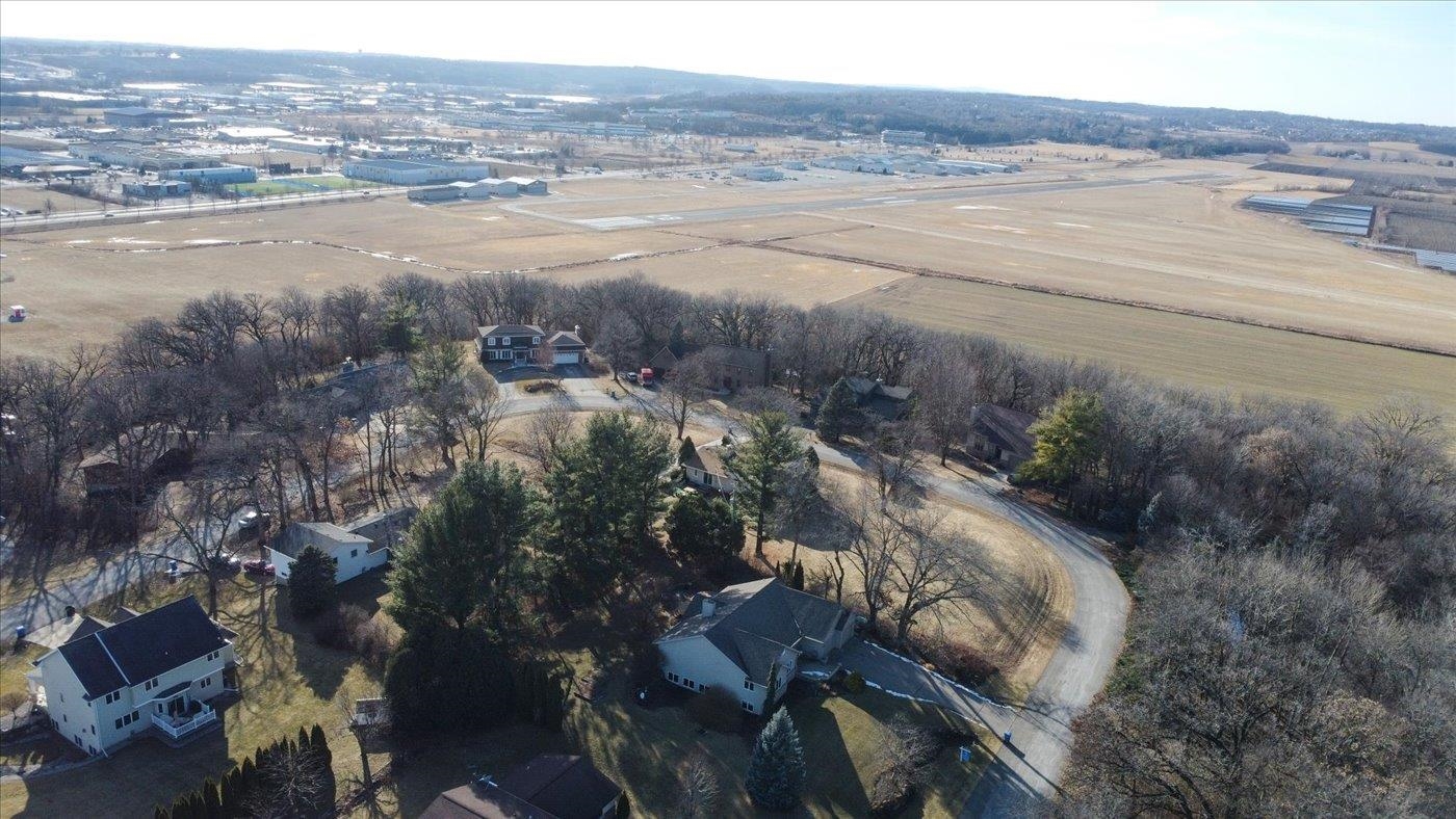 4939 Highwood Circle