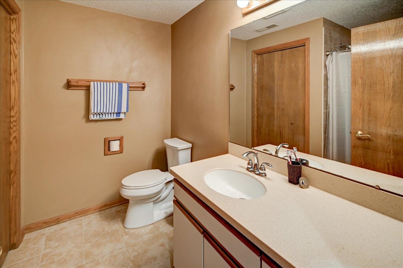 4939 Highwood Circle