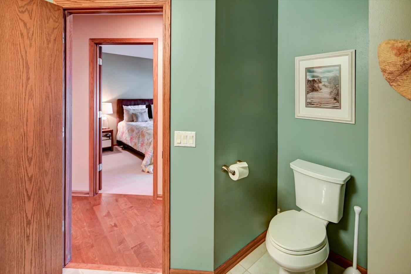 4939 Highwood Circle