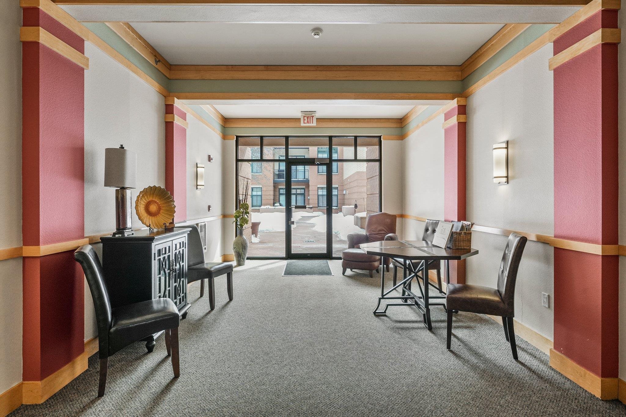 533 W Main Street Unit: 305