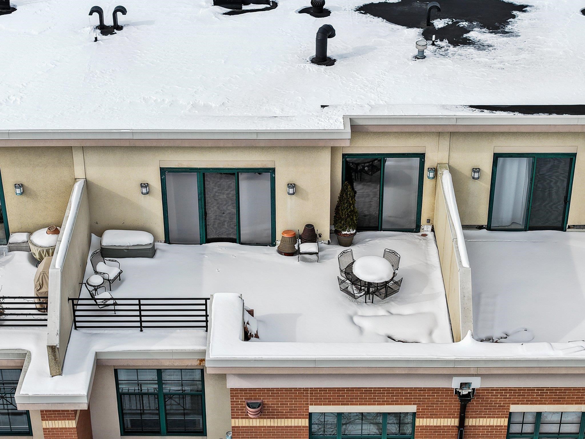 533 W Main Street Unit: 305