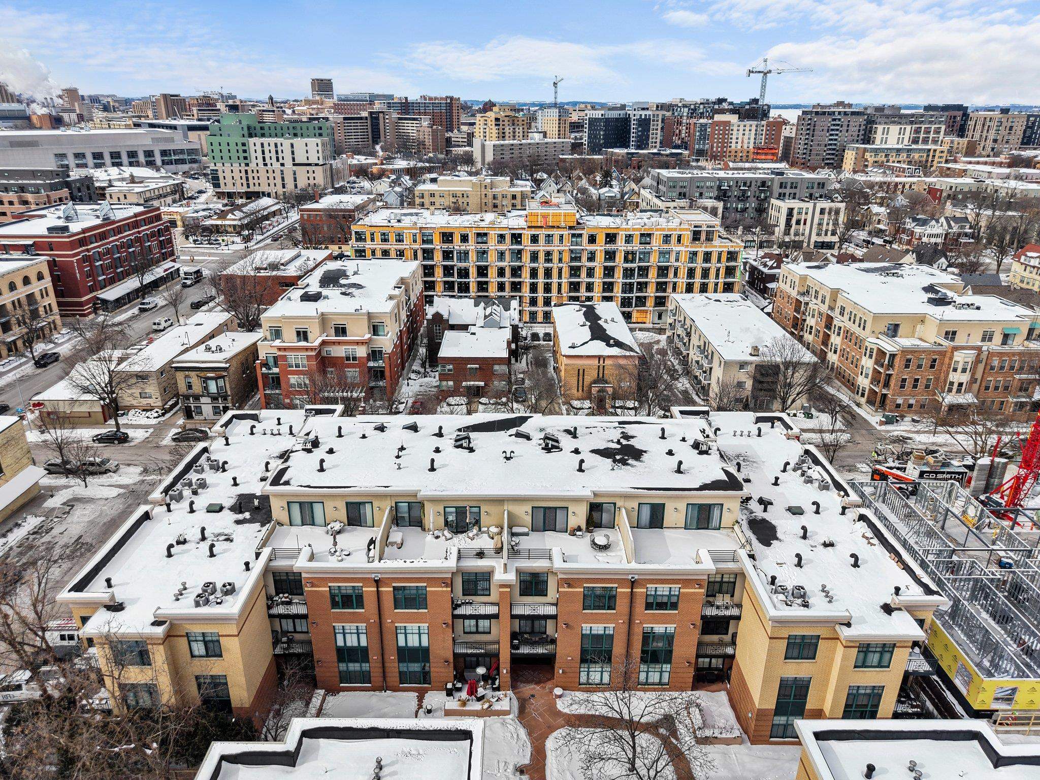 533 W Main Street Unit: 305