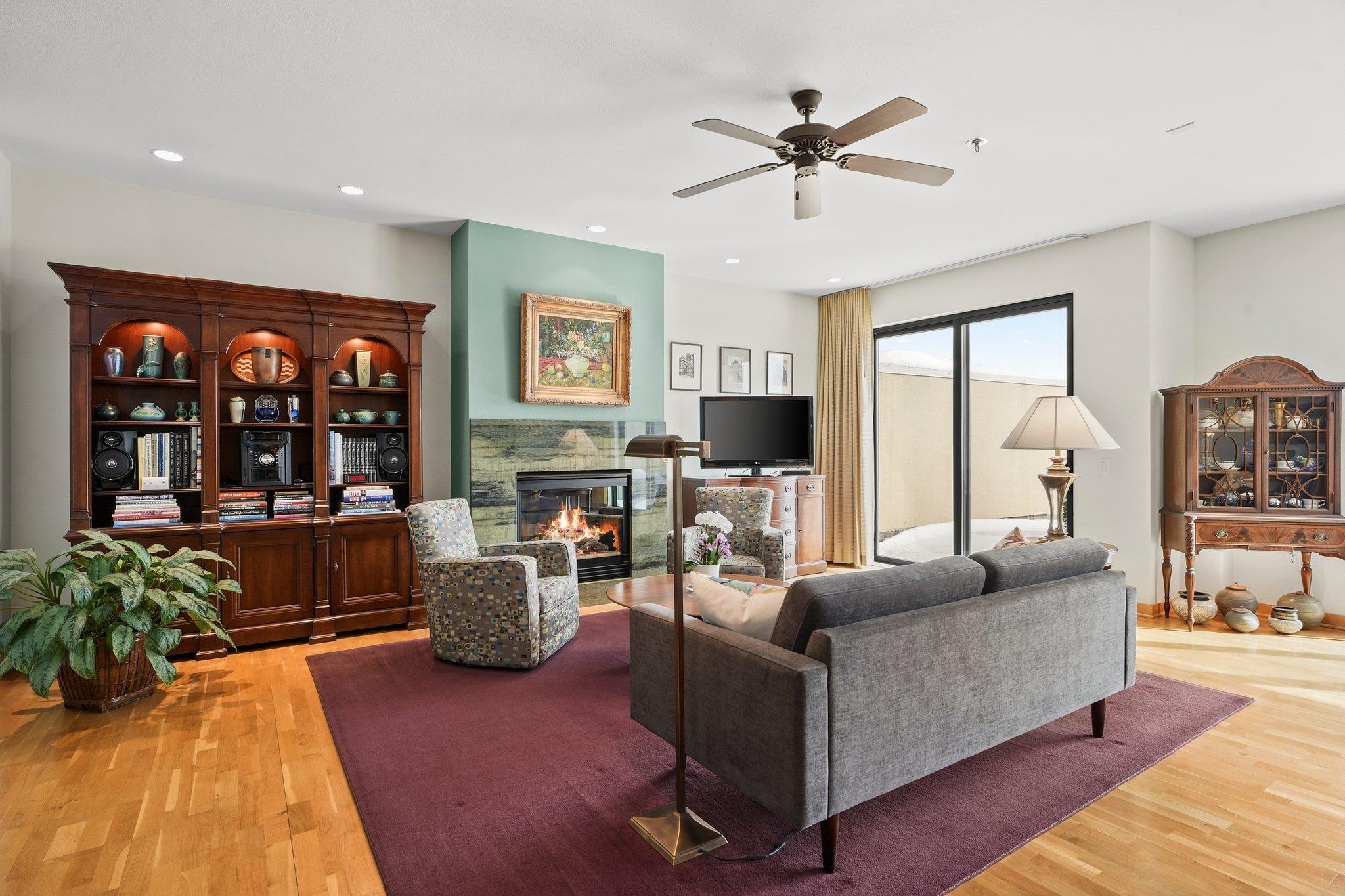 533 W Main Street Unit: 305