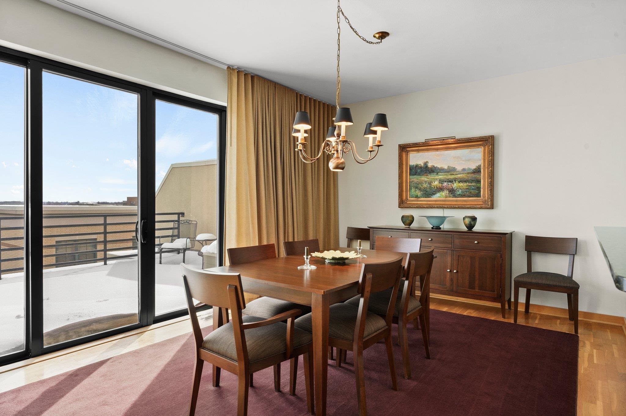 533 W Main Street Unit: 305