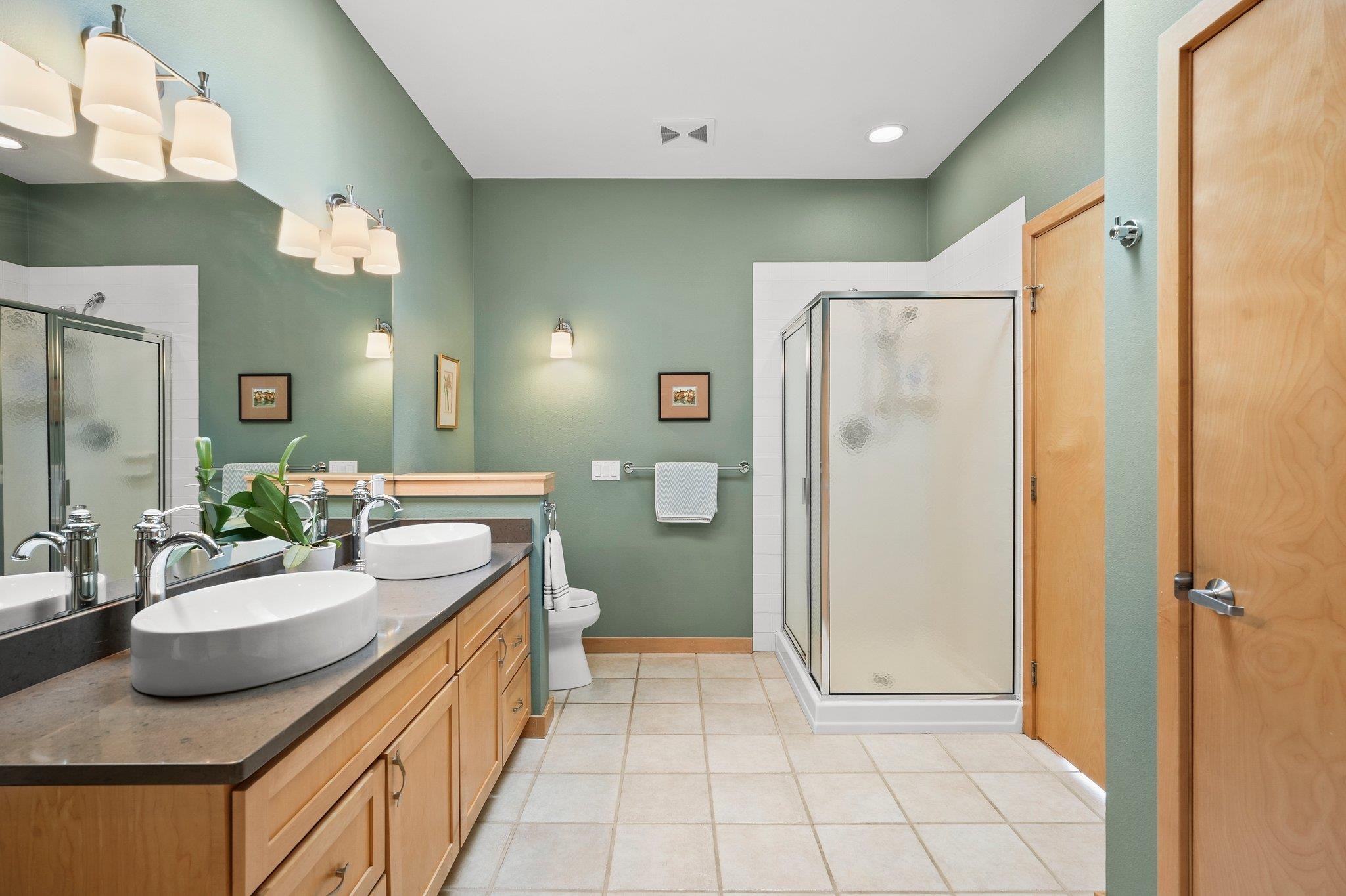533 W Main Street Unit: 305