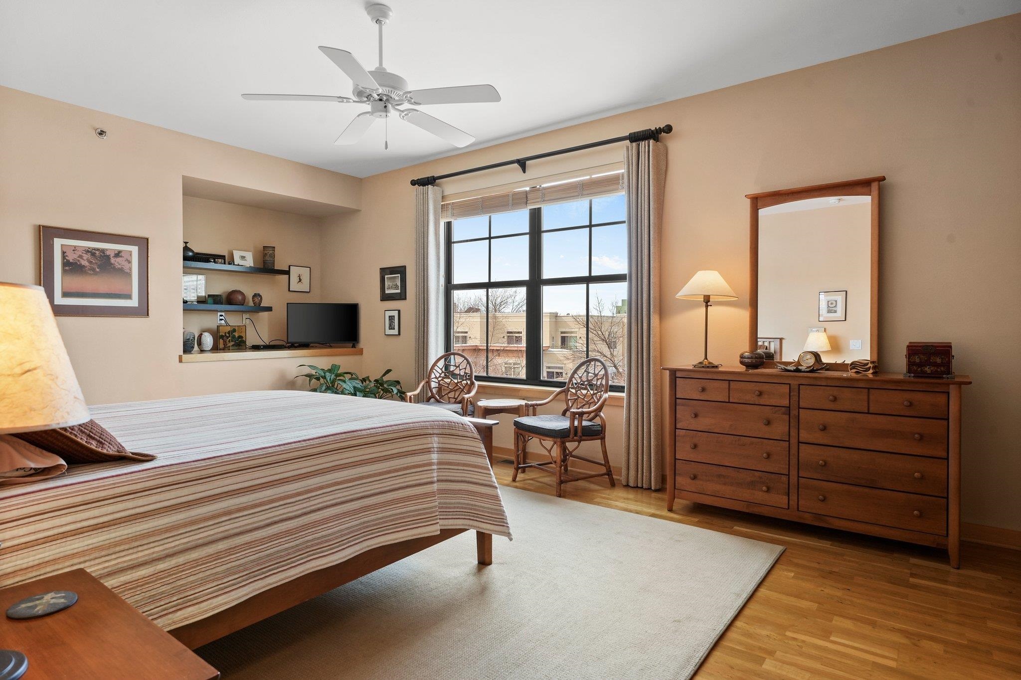 533 W Main Street Unit: 305