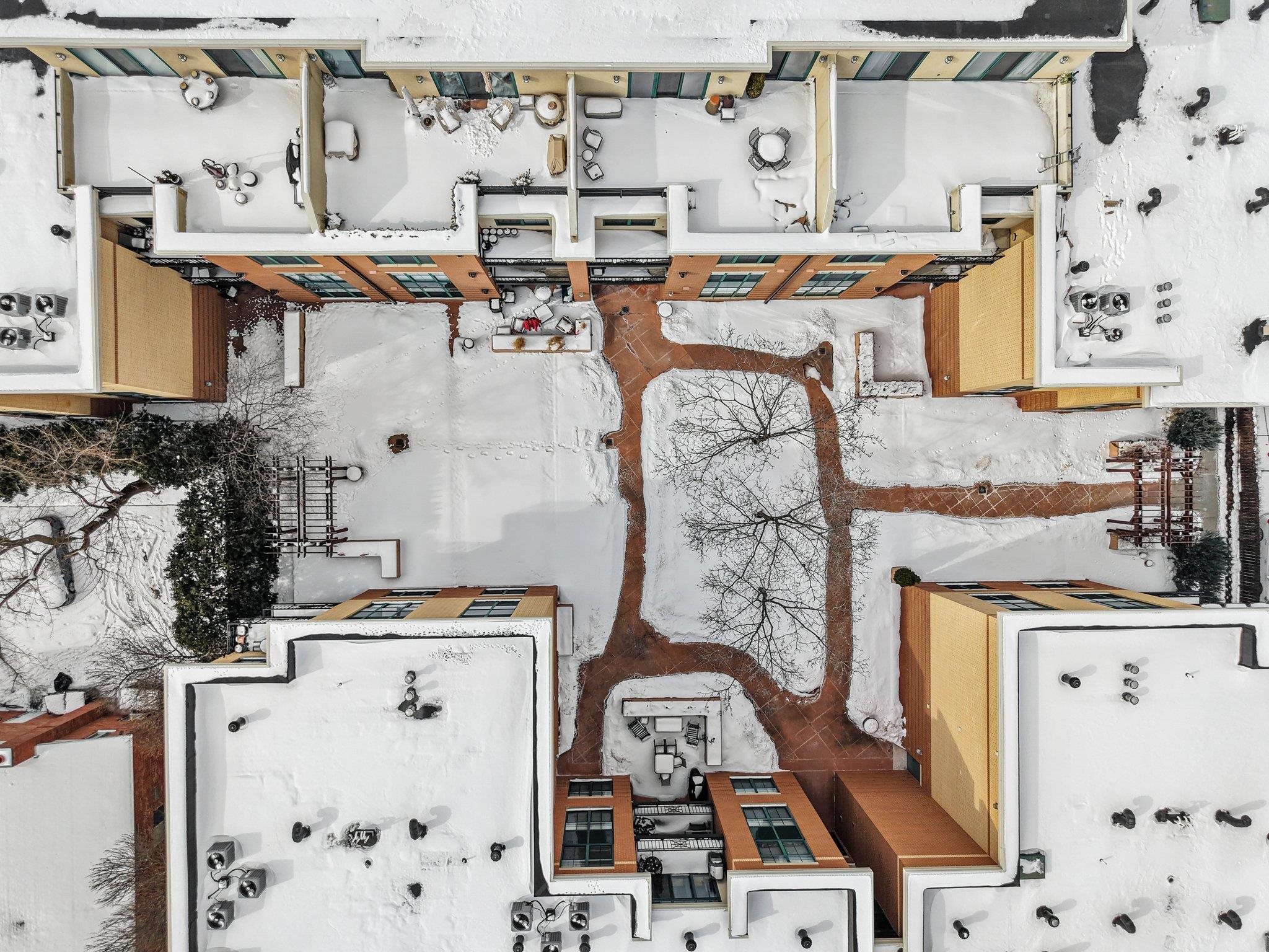 533 W Main Street Unit: 305