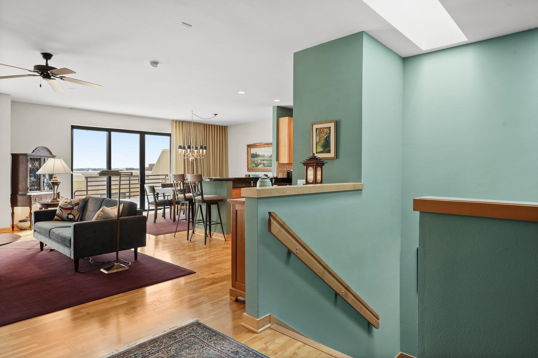 533 W Main Street Unit: 305