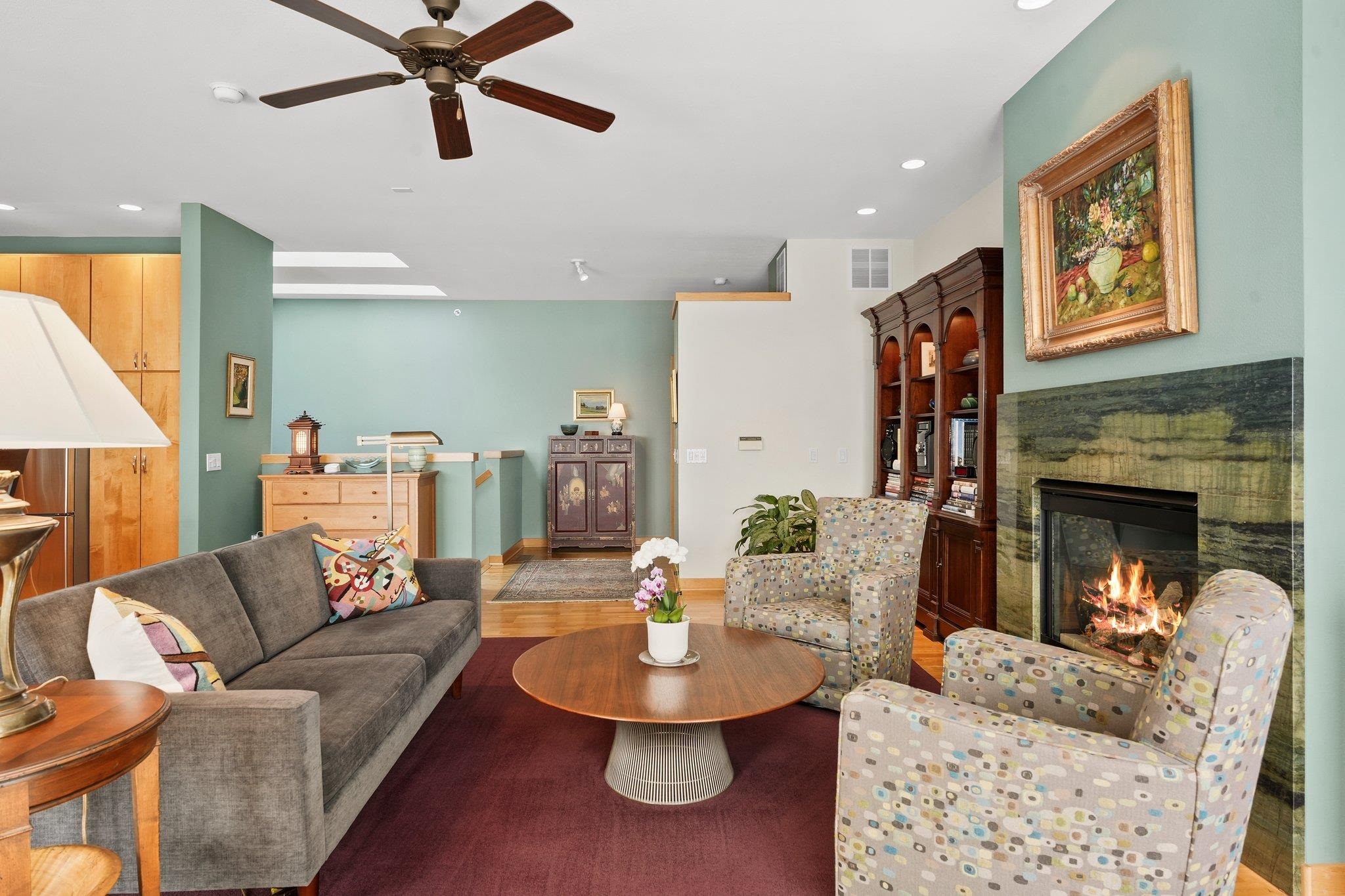 533 W Main Street Unit: 305