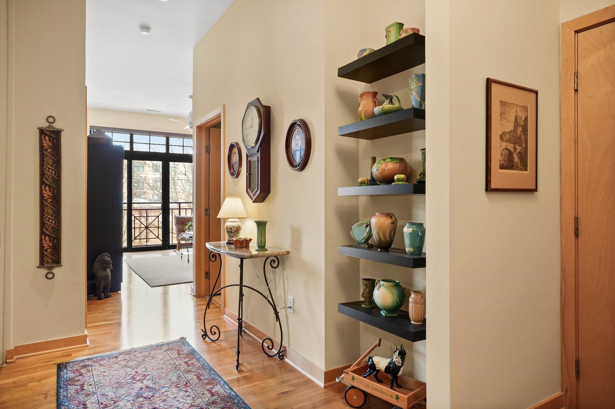 533 W Main Street Unit: 305