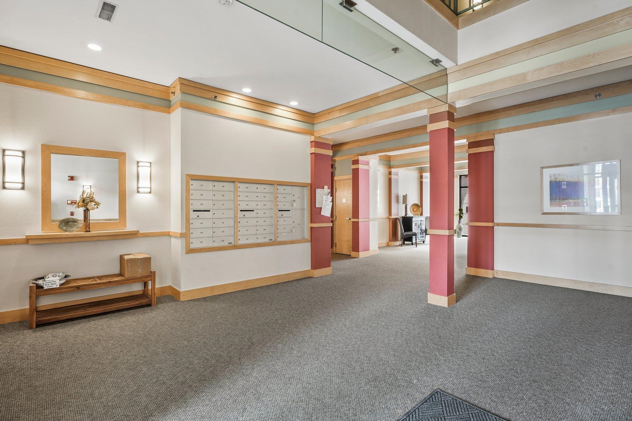 533 W Main Street Unit: 305