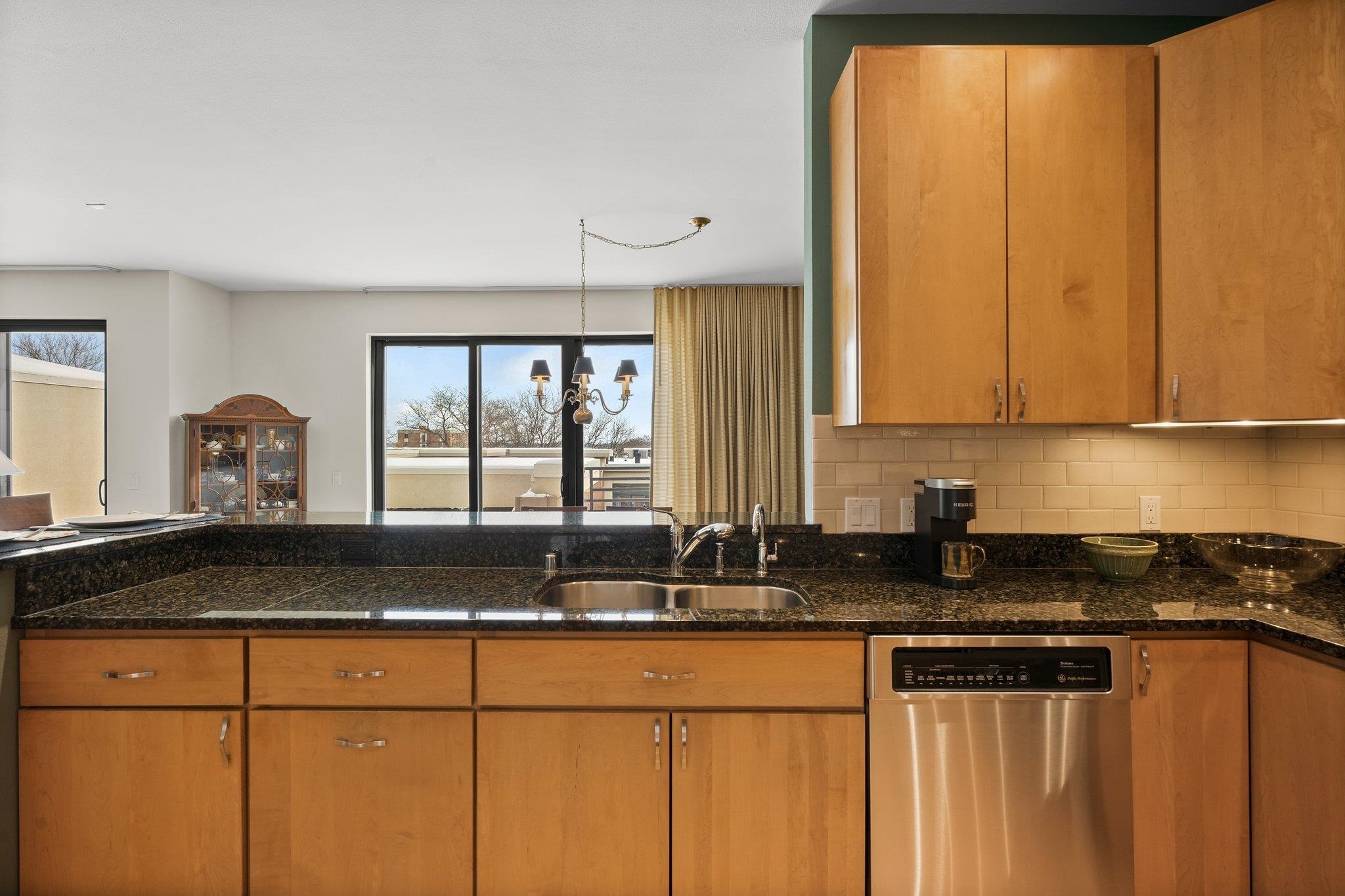 533 W Main Street Unit: 305