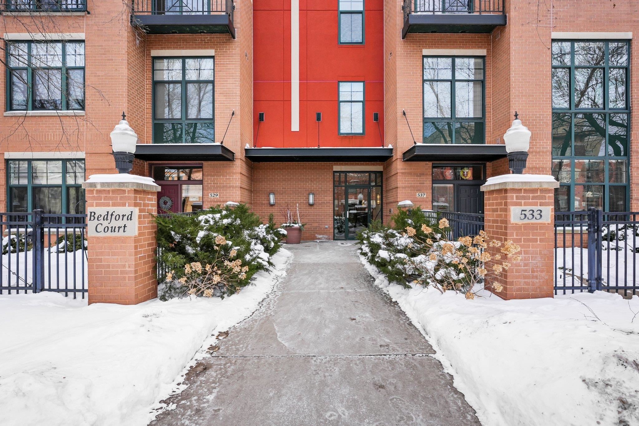 533 W Main Street Unit: 305