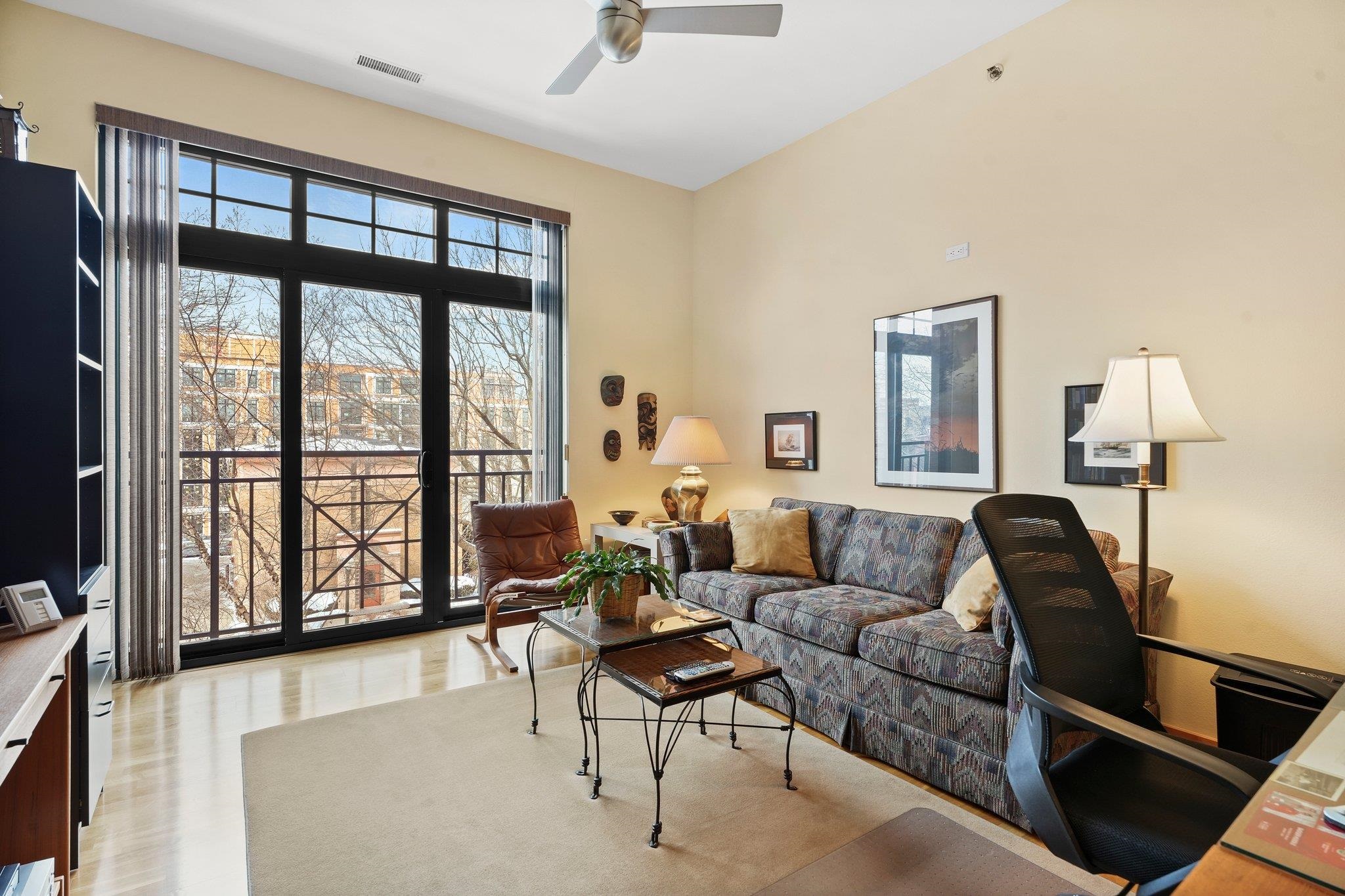 533 W Main Street Unit: 305