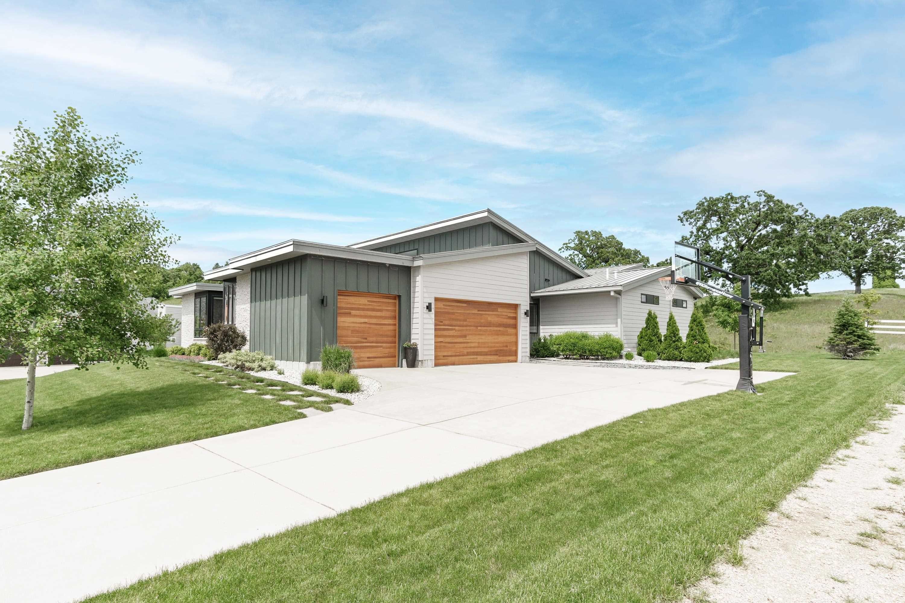 4822 Breakers Rock Road