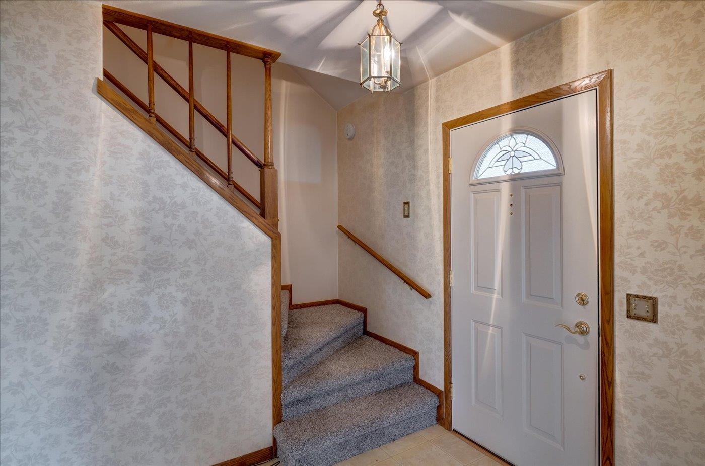 913 Arden Lane